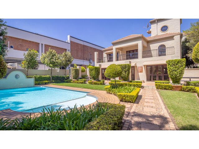 <!--[if BLOCK]><![endif]--> 136 Via Pollino Leslie Avenue, Douglasdale,  Sandton <!--[if ENDBLOCK]><![endif]-->